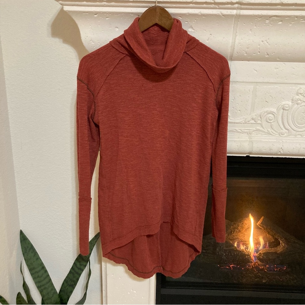 We the Free Turtleneck Tunic Sweater Split Hem Brick Red Size Small S